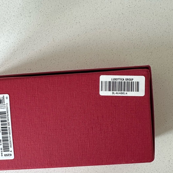 Valentino Garavani never worn sunglasses - Picture 7 of 9